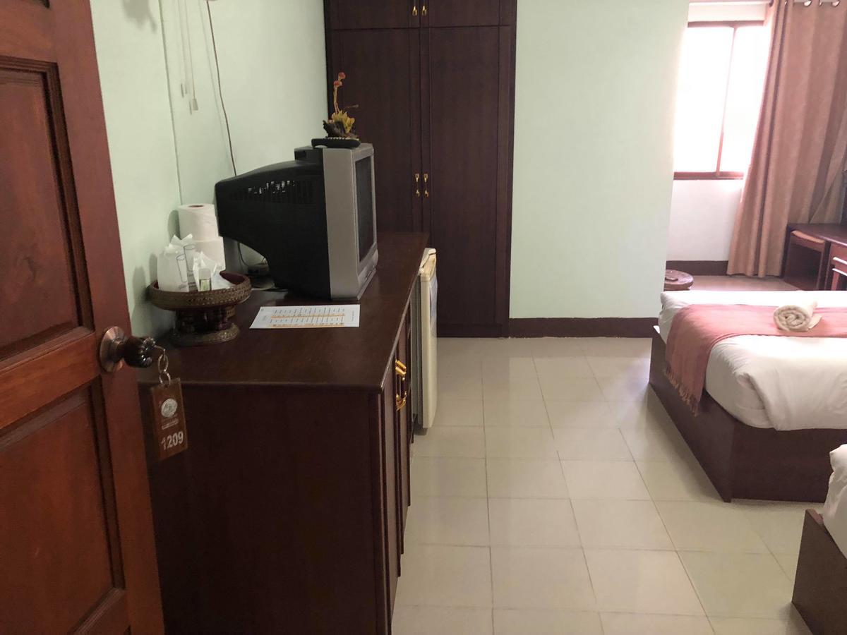 Vipa House Hotel Чиангмай Екстериор снимка