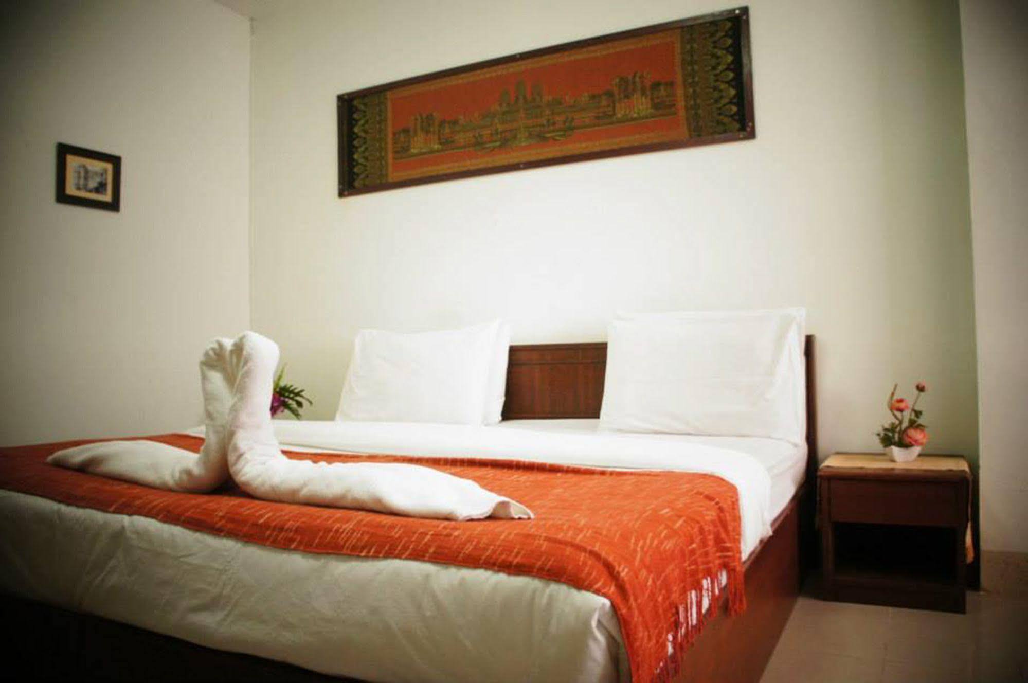 Vipa House Hotel Чиангмай Екстериор снимка
