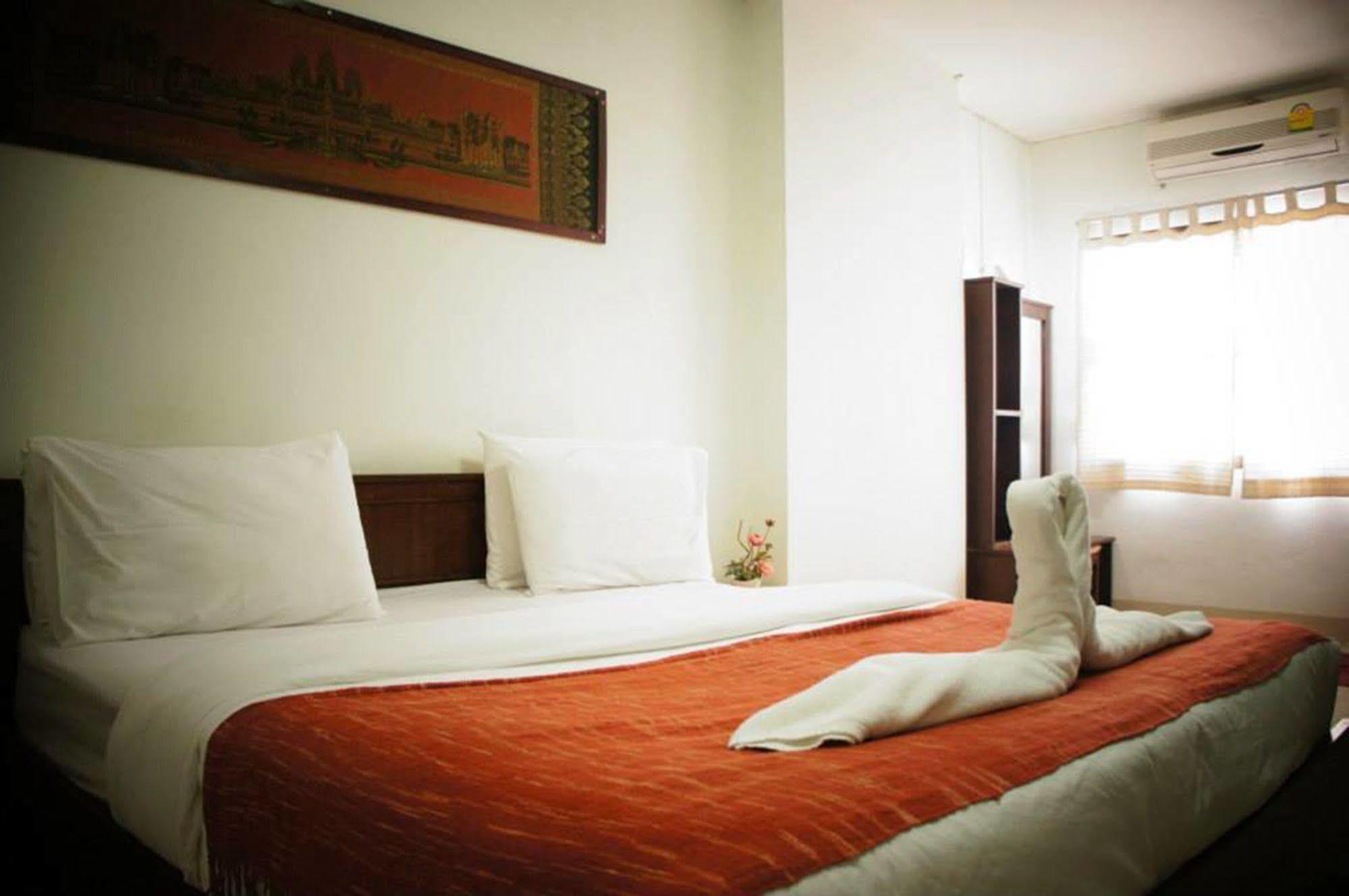 Vipa House Hotel Чиангмай Екстериор снимка