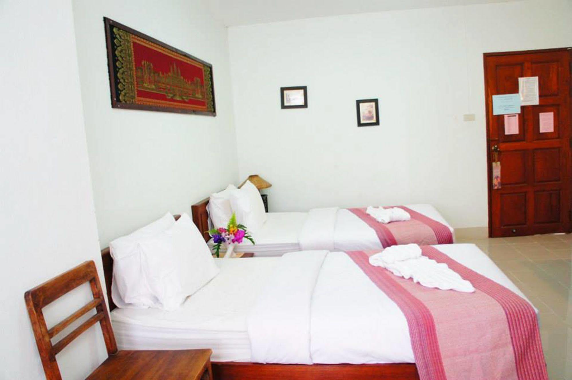 Vipa House Hotel Чиангмай Екстериор снимка